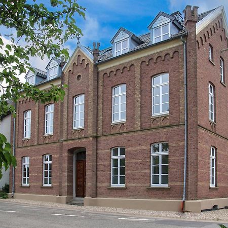 Insel-Apartment Im Herrenhaus Rheinblick Ксантен Екстериор снимка