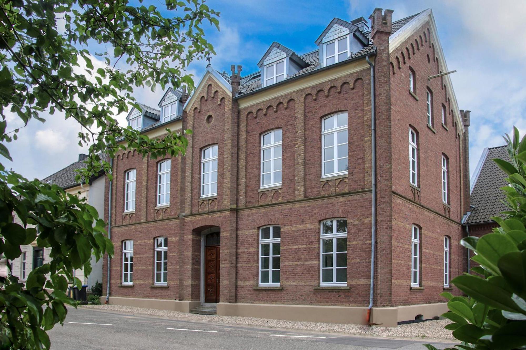 Insel-Apartment Im Herrenhaus Rheinblick Ксантен Екстериор снимка